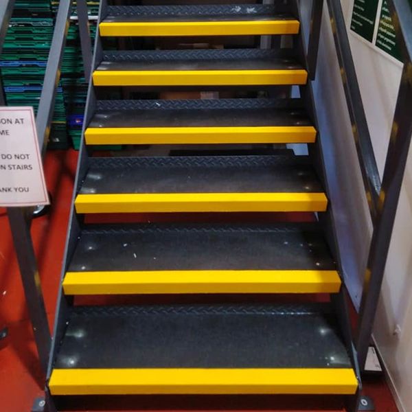 Anti Slip Heavy Duty GRP Depth Step Black/Yellow Stair Tread Covers