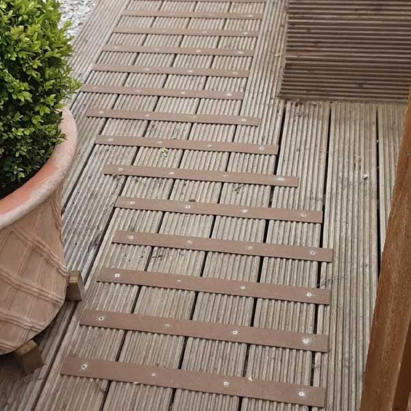 Pre Drilled 50mm Anti Slip GRP Decking Strips For Slippery Decking